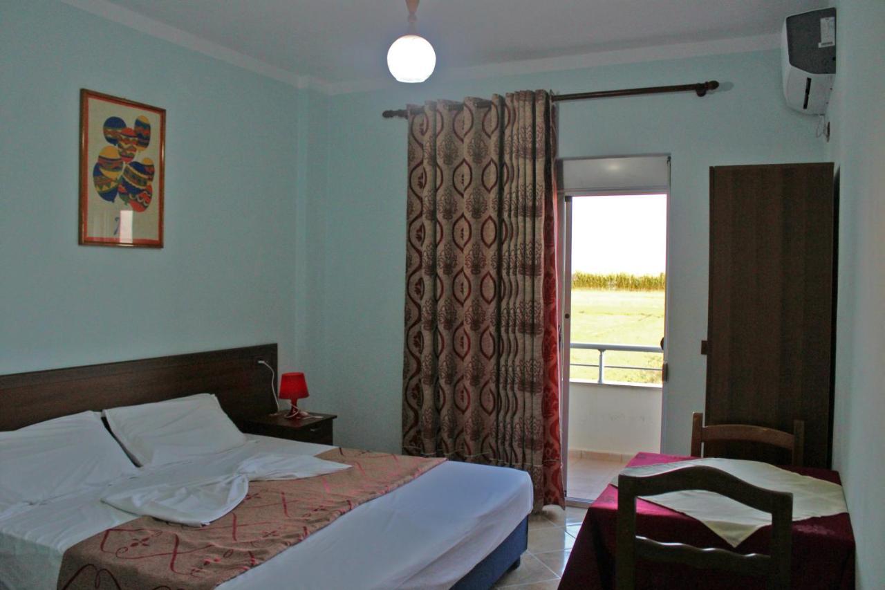Risus Hotel Голем Екстер'єр фото
