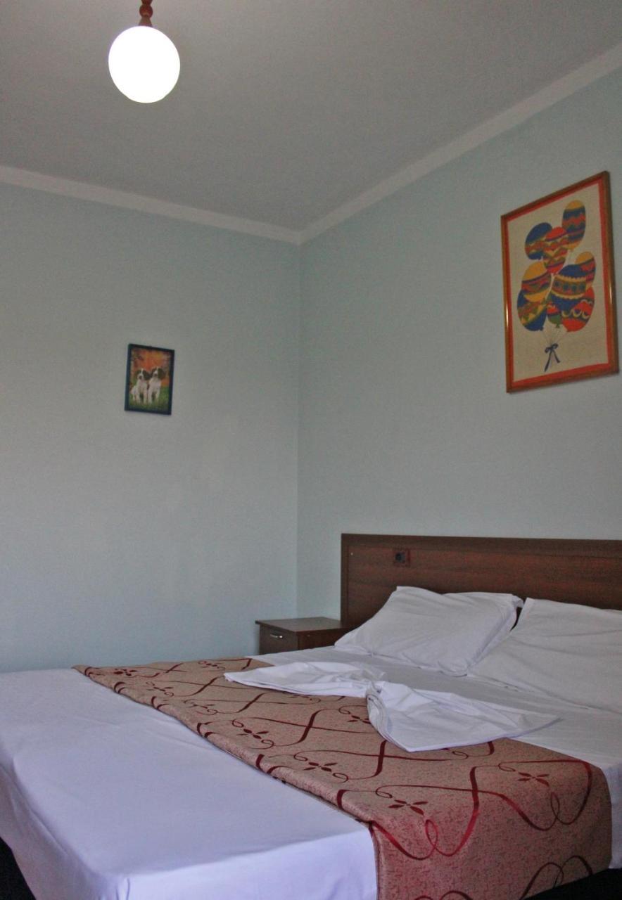 Risus Hotel Голем Екстер'єр фото