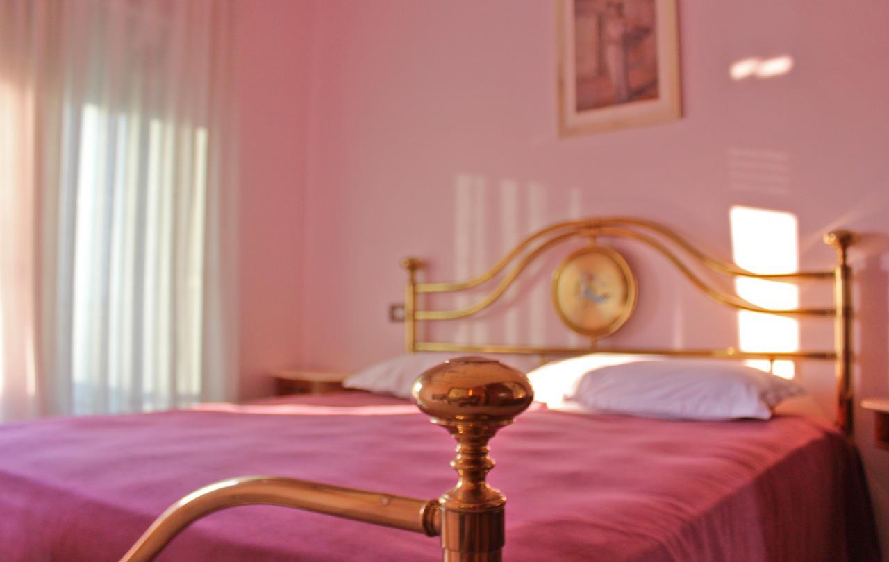 Risus Hotel Голем Екстер'єр фото